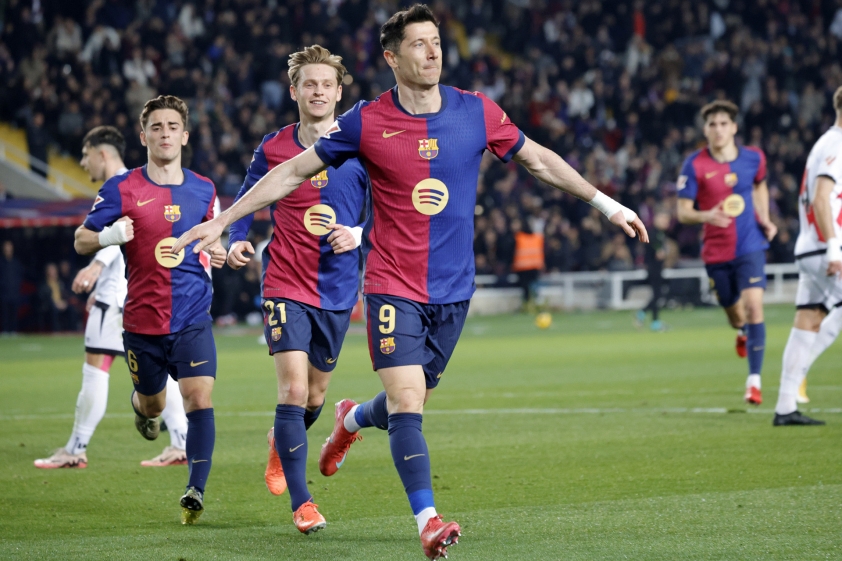 Rivaldo cảnh báo Barcelona về hàng phòng ngự và khao khát cú ăn ba