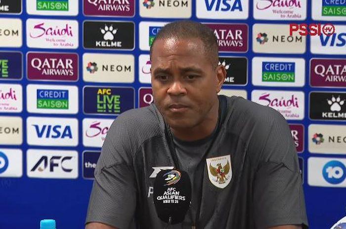 HLV Kluivert Dè Chừng Bahrain Sau Thất Bại Thảm Hại Trước Úc