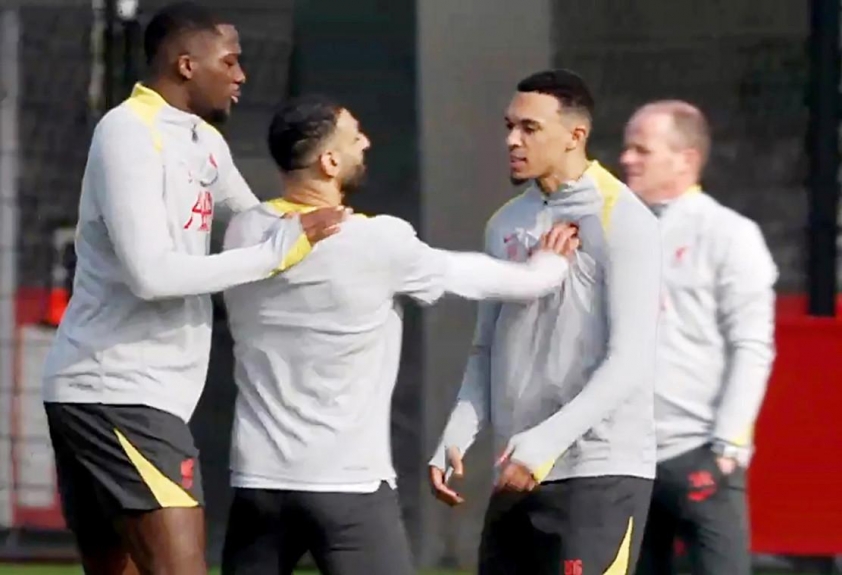 Xích mích Salah - Alexander-Arnold: Áp lực Champions League và tương lai Anfield