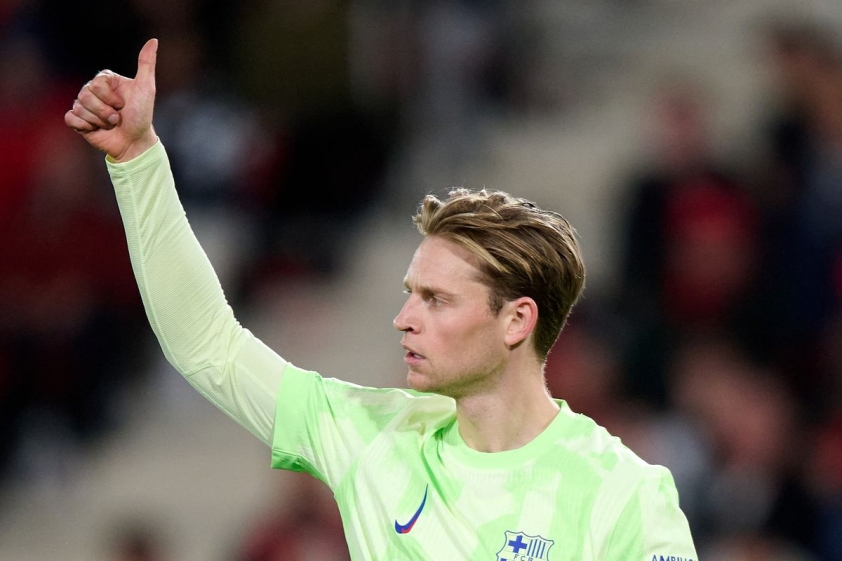 Frenkie de Jong: Tương lai tươi sáng ở Barcelona và sự trưởng thành trong lối chơi