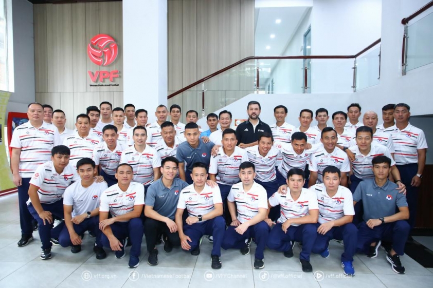 Công nghệ VAR tại Việt Nam: 27 Trọng tài tham gia khóa đào tạo VAR Khóa 4