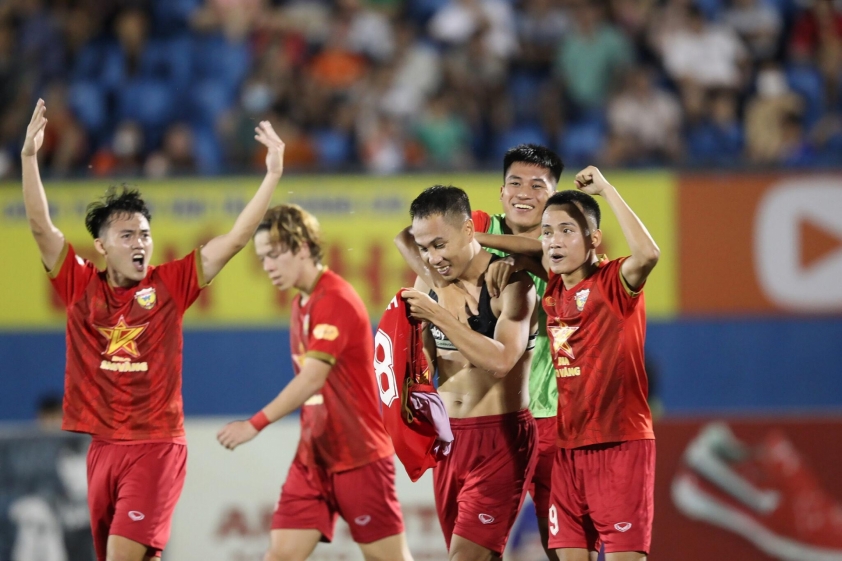 Vòng 13 V-League 2024/25: Tiến Linh dẫn đầu danh sách ghi bàn, Hà Tĩnh bất bại