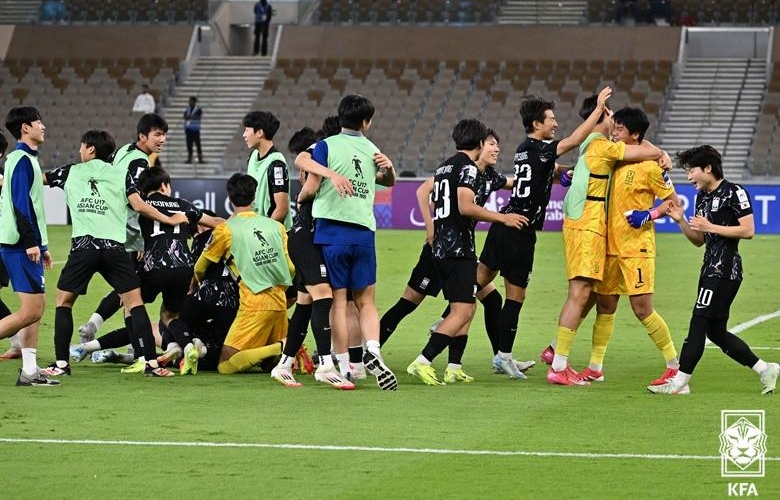 U17 Hàn Quốc kịch tính vượt qua Tajikistan, tiến vào bán kết U17 châu Á 2025