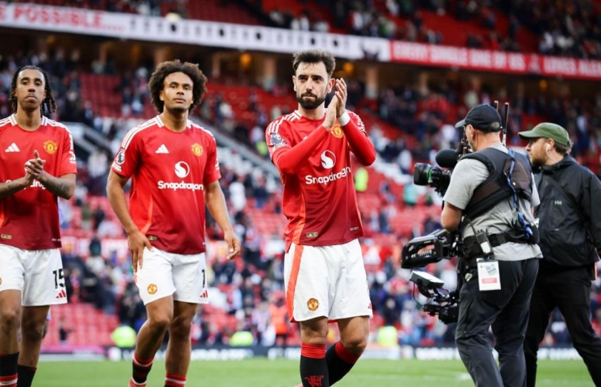 HLV Ruben Amorim phản pháo Gary Neville sau chỉ trích trận derby Manchester tẻ nhạt