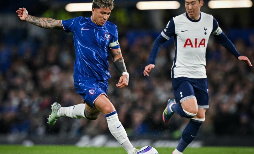 Enzo Fernandez lập cú đúp, Chelsea đánh bại Tottenham và vững vàng trong top 4