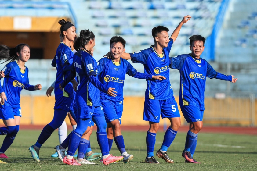 HLV Văn Thị Thanh: Sự Lãnh Đạo Ấn Tượng Và Chiến Thắng Đầu Tay Tại T&T Cup