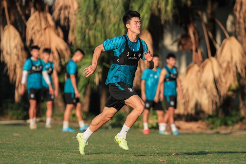 Trung vệ Duy Mạnh trở lại tập luyện, mở ra hy vọng cho ĐT Việt Nam tại AFF Cup