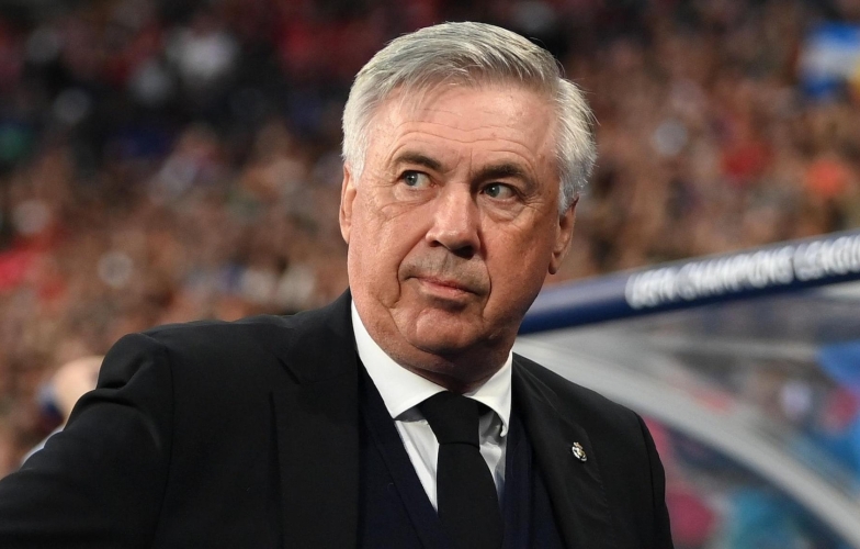 Real Madrid được phép đóng mái SVĐ Bernabeu cho trận lượt về gặp Arsenal