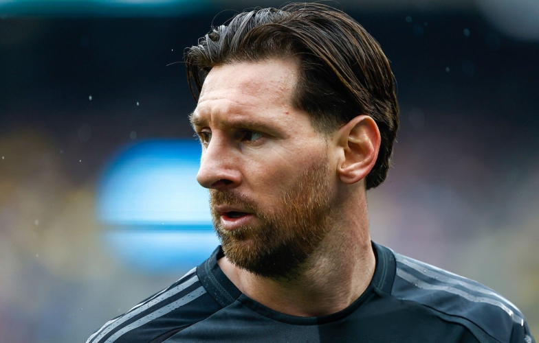 Messi Nóng Giận, Va Chạm Căng Thẳng với Cubas trong Trận Inter Miami Thua Whitecaps