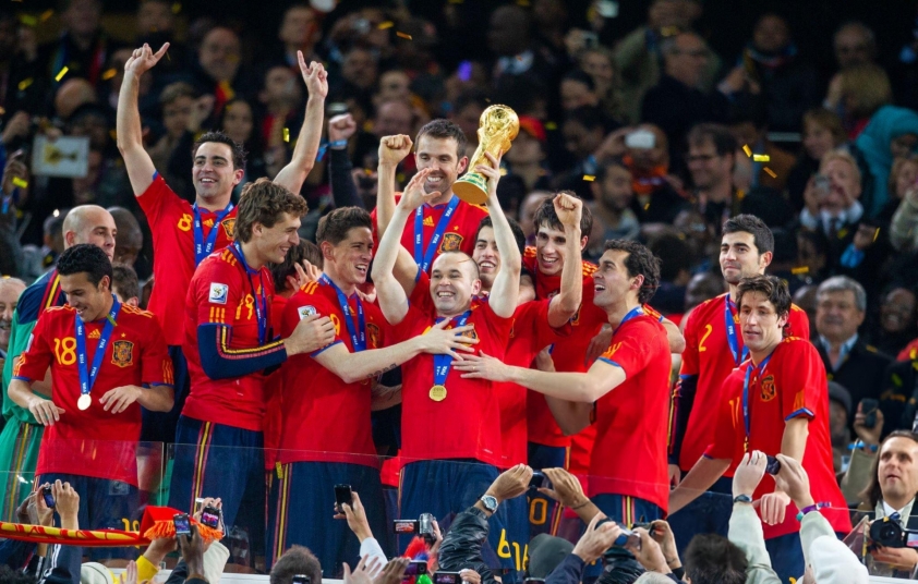 Huyền thoại Ronaldo Nazario: Iniesta là cầu thủ xuất sắc nhất lịch sử Tây Ban Nha