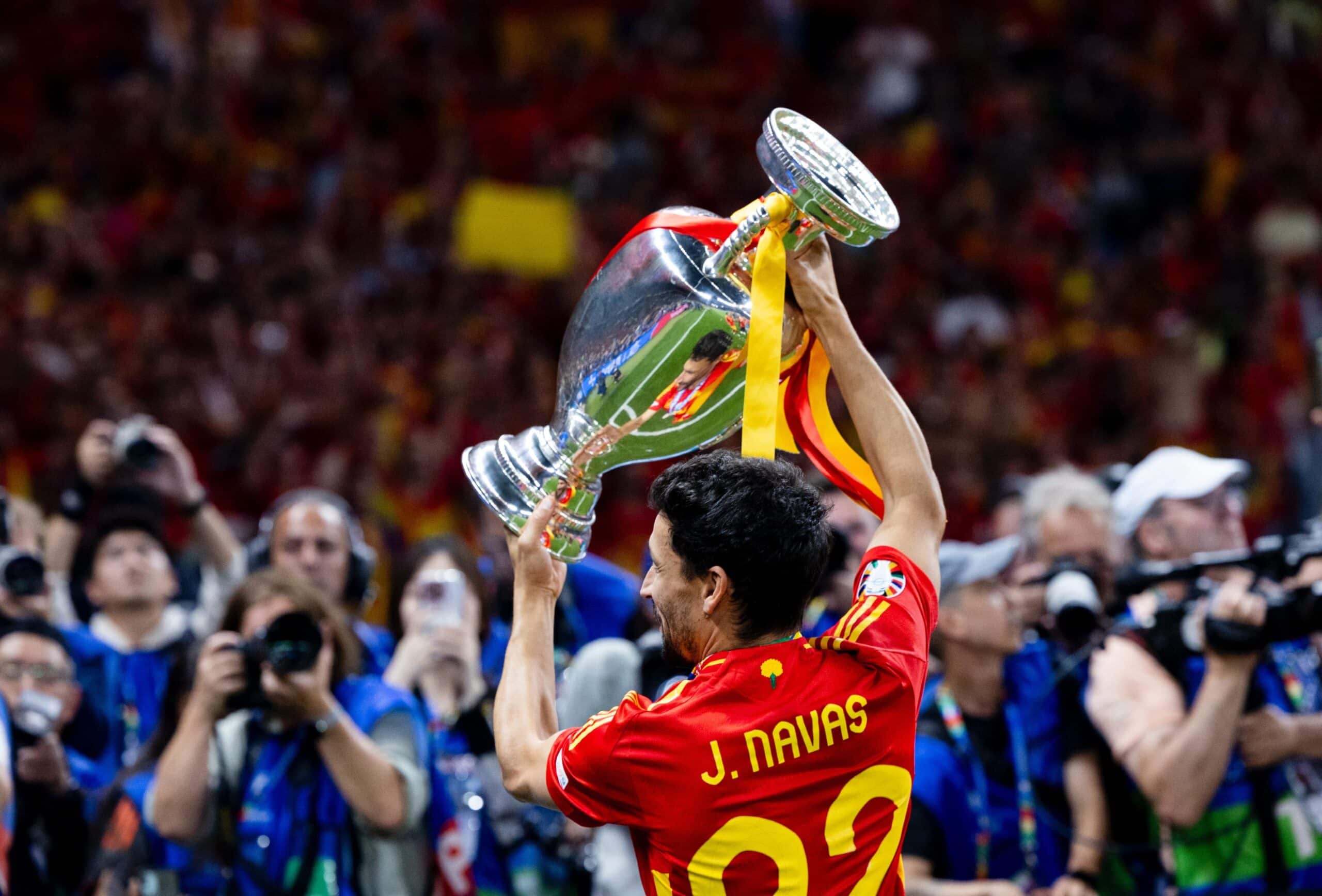 Huyền thoại Jesus Navas: Báu vật của La Roja và hành trình 15 năm đáng nhớ