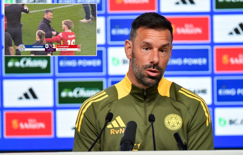 HLV Ruud van Nistelrooy đối mặt làn sóng phẫn nộ sau khi Leicester City xuống hạng