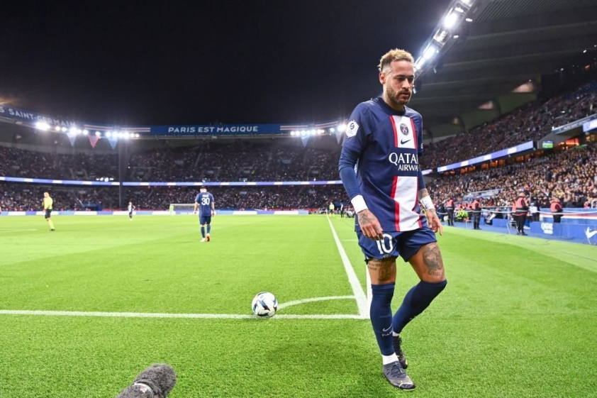 Neymar đối mặt khó khăn: Chấn thương của cha ảnh hưởng đến phong độ xuất sắc?