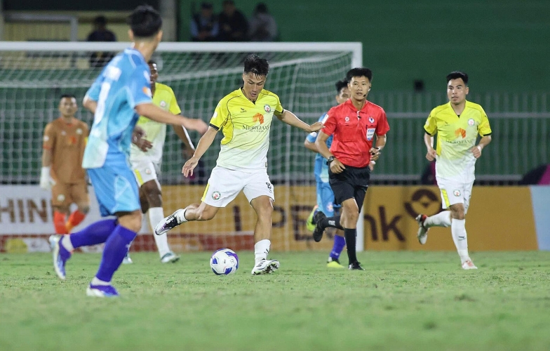 Trận đấu kịch tính giữa Đà Nẵng và Bình Định: Ai sẽ trụ hạng V-League 2024/25?
