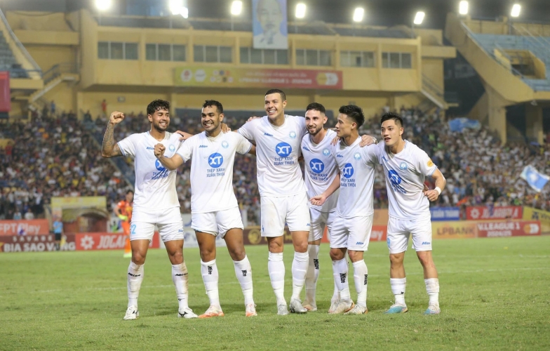 Thép Xanh Nam Định khẳng định vị thế dẫn đầu V.League 2024/25