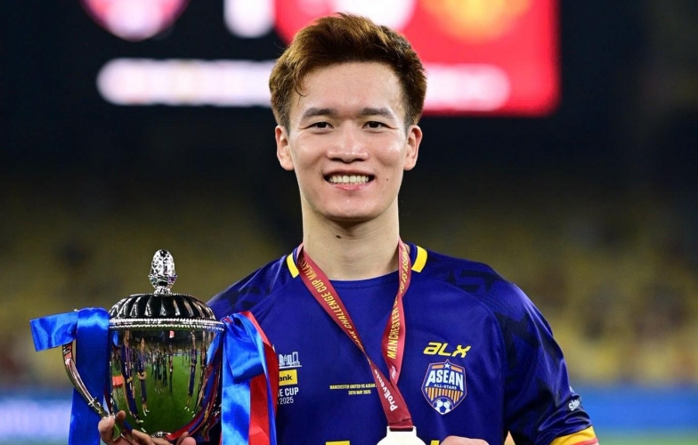 Hoàng Đức và chiến thắng bất ngờ trước Manchester United cùng đội sao Đông Nam Á