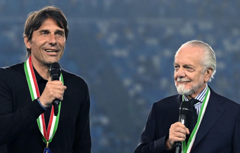 HLV Antonio Conte chia tay Napoli chỉ vài ngày sau chức vô địch Serie A