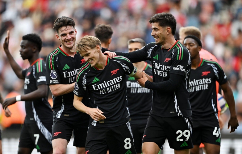 Arsenal lập kỷ lục lịch sử Ngoại hạng Anh: 14 chiến thắng liên tiếp ở vòng đấu cuối mùa giải