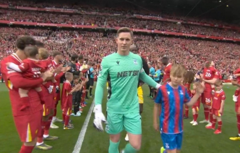 Liverpool Vinh Danh Crystal Palace: Hành Động Đẹp Trong Ngày Lễ Hội Vô Địch