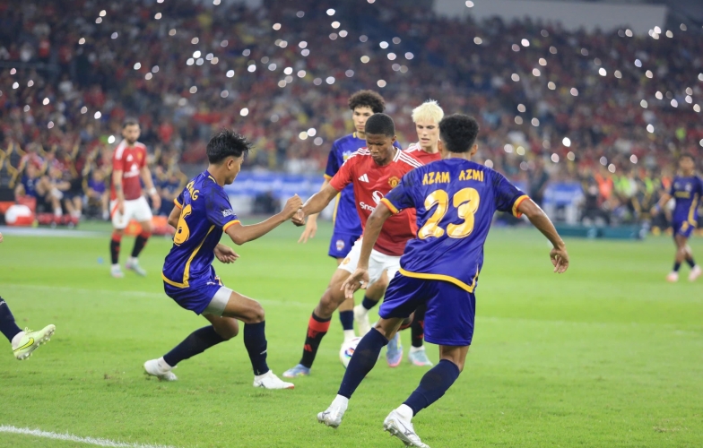 Sốc: MU Thua Sốc 0-1 Trước Đội Tuyển Sao Đông Nam Á, CĐV Phẫn Nộ