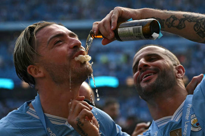 Man City công bố danh sách tham dự FIFA Club World Cup 2025: Walker, Grealish và Phillips vắng mặt