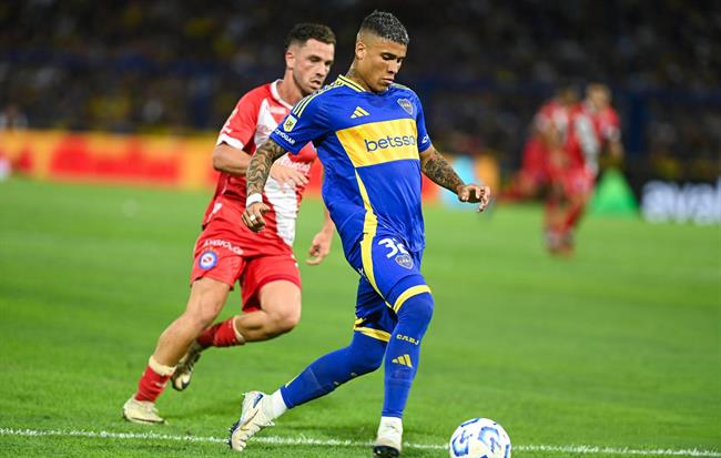 Hậu vệ Ayrton Costa của Boca Juniors Vắng Mặt ở Club World Cup vì Vấn đề Thị Thực