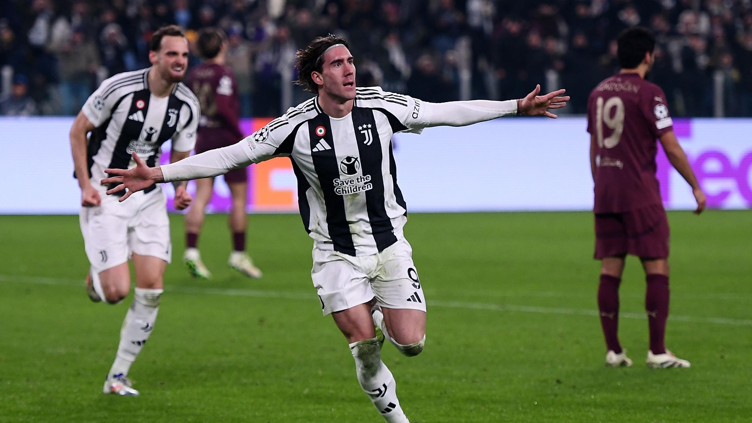 Huyền thoại áo đấu Juventus: Từ chiếc áo thun đơn giản đến biểu tượng bất diệt