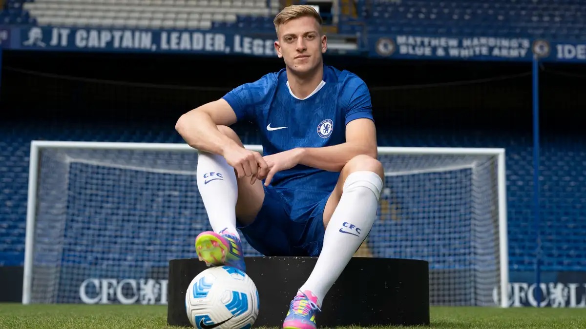 Liam Delap: Tân binh Chelsea đầy triển vọng, sẵn sàng chinh phục Stamford Bridge