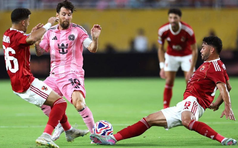 Messi có trận ra mắt hòa 0-0