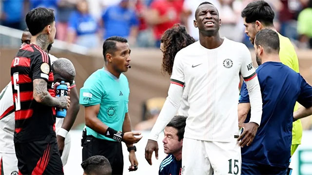 Jackson đối mặt án phạt nặng sau thẻ đỏ ở Club World Cup