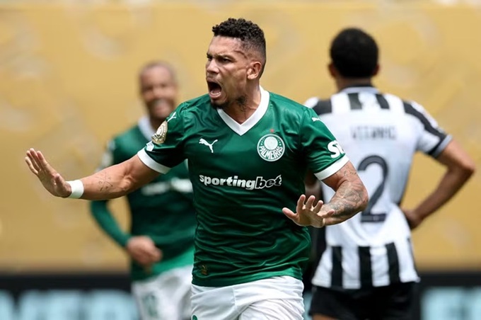 Chiến thuật thay người thần kỳ của HLV Abel Ferreira và siêu sao Paulinho đưa Palmeiras vào tứ kết FIFA Club World Cup