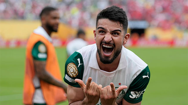 Bão quét FIFA Club World Cup 2025, Palmeiras thắng Al Ahly trong trận đấu gián đoạn