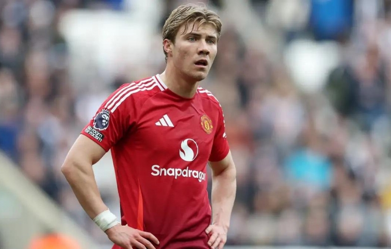 HLV Đan Mạch gây sốc: Højlund mất suất đá chính, tương lai tại Man United cũng bị đặt dấu hỏi