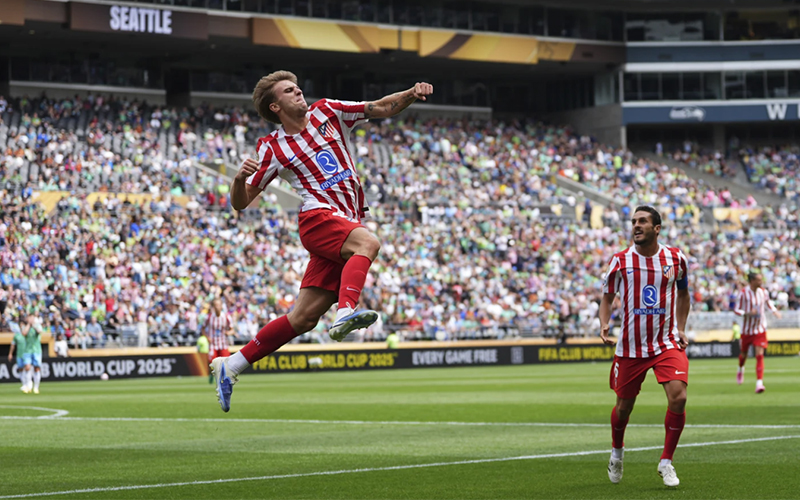 Barrios bùng nổ với cú đúp, Atletico Madrid 'hủy diệt' Seattle Sounders 3-1