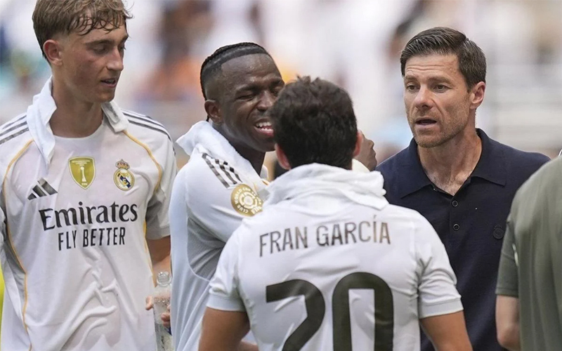 CĐV Real Madrid nổi giận yêu cầu loại bỏ 'người thừa' ngay lập tức sau trận hòa