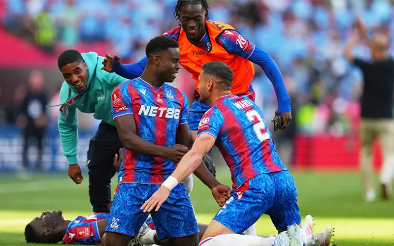 Hai Tuần Sau Wembley: Niềm Vui Còn Nguyên Sau Chiến Thắng Nét