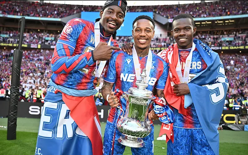 Nathaniel Clyne Chơi NÉT: Chọn Đội Hình 5 Người Đỉnh Nhất Crystal Palace