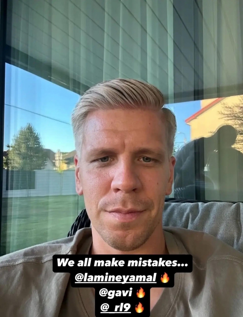 Thủ môn Szczesny: Từ tóc vàng nổi loạn đến sự phục tùng đáng yêu trước bà xã
