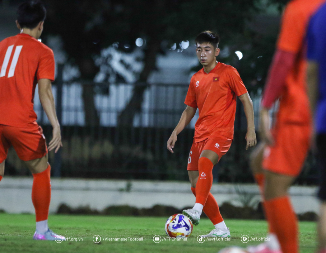 HLV Kim Sang Sik: Tận tâm và thận trọng trên hành trình bảo vệ ngôi vương U23 Đông Nam Á