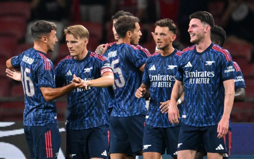 Arsenal đánh bại AC Milan trong trận giao hữu tiền mùa giải 2025-2026