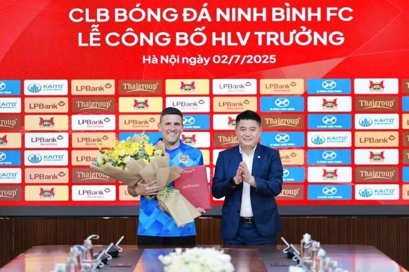V-League 2025/26: Làn sóng HLV châu Âu đổ bộ, hứa hẹn mùa giải sôi động