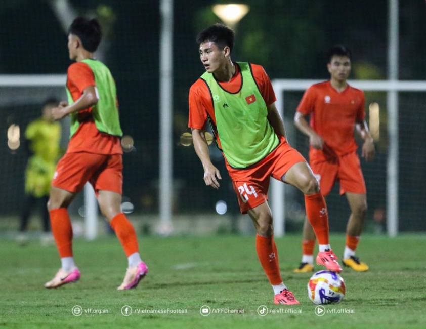 Tiền vệ Nguyễn Phi Hoàng: Khát vọng 3 lần vô địch liên tiếp cùng U23 Việt Nam