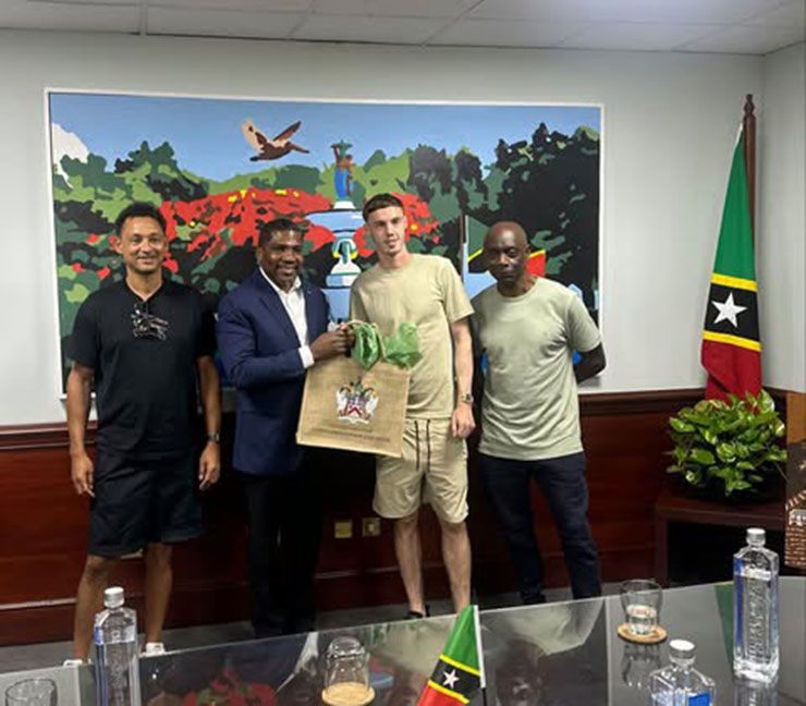 Cole Palmer: Về Nguồn Cội Sau Chiến Thắng Huy Hoàng Tại FIFA Club World Cup 2025