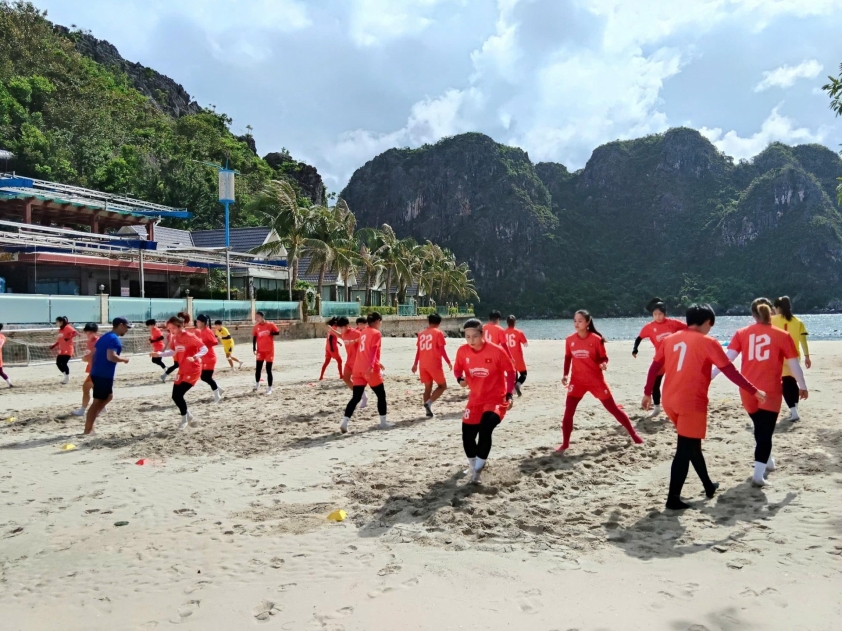 Đội tuyển nữ Việt Nam tích cực tập luyện tại Quảng Ninh, hướng đến ngôi vô địch AFF Cup 2025