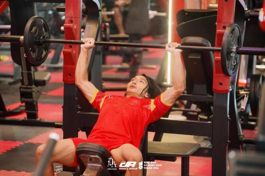 Cầu thủ Việt kiều Kami Mechin thử việc tại Đông Á Thanh Hóa: Cơ hội và thách thức
