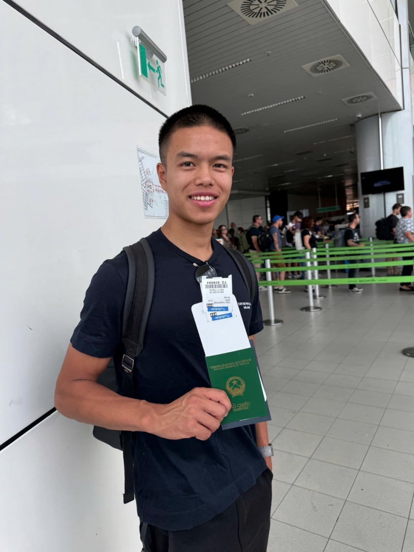 Tiền vệ Chung Nguyen Do trở về Việt Nam sau hành trình dài tại Slavia Sofia