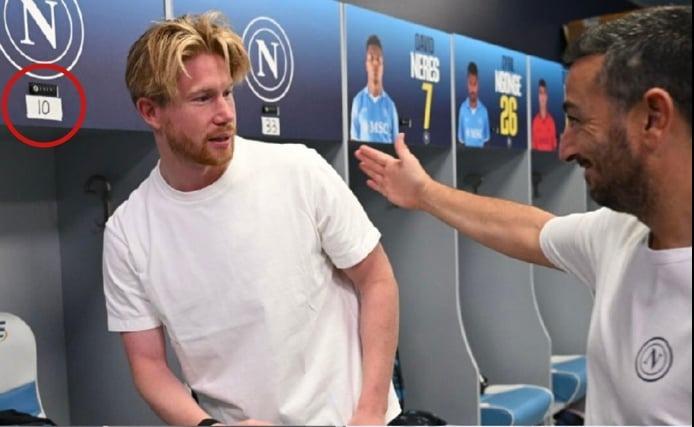 Kevin De Bruyne và chiếc áo số 10 huyền thoại của Napoli: Sự kế thừa hay chỉ là sự trùng hợp?