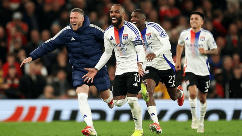 Olympique Lyon thoát xuống hạng Ligue 2 nhờ khoản tiền 200 triệu Euro