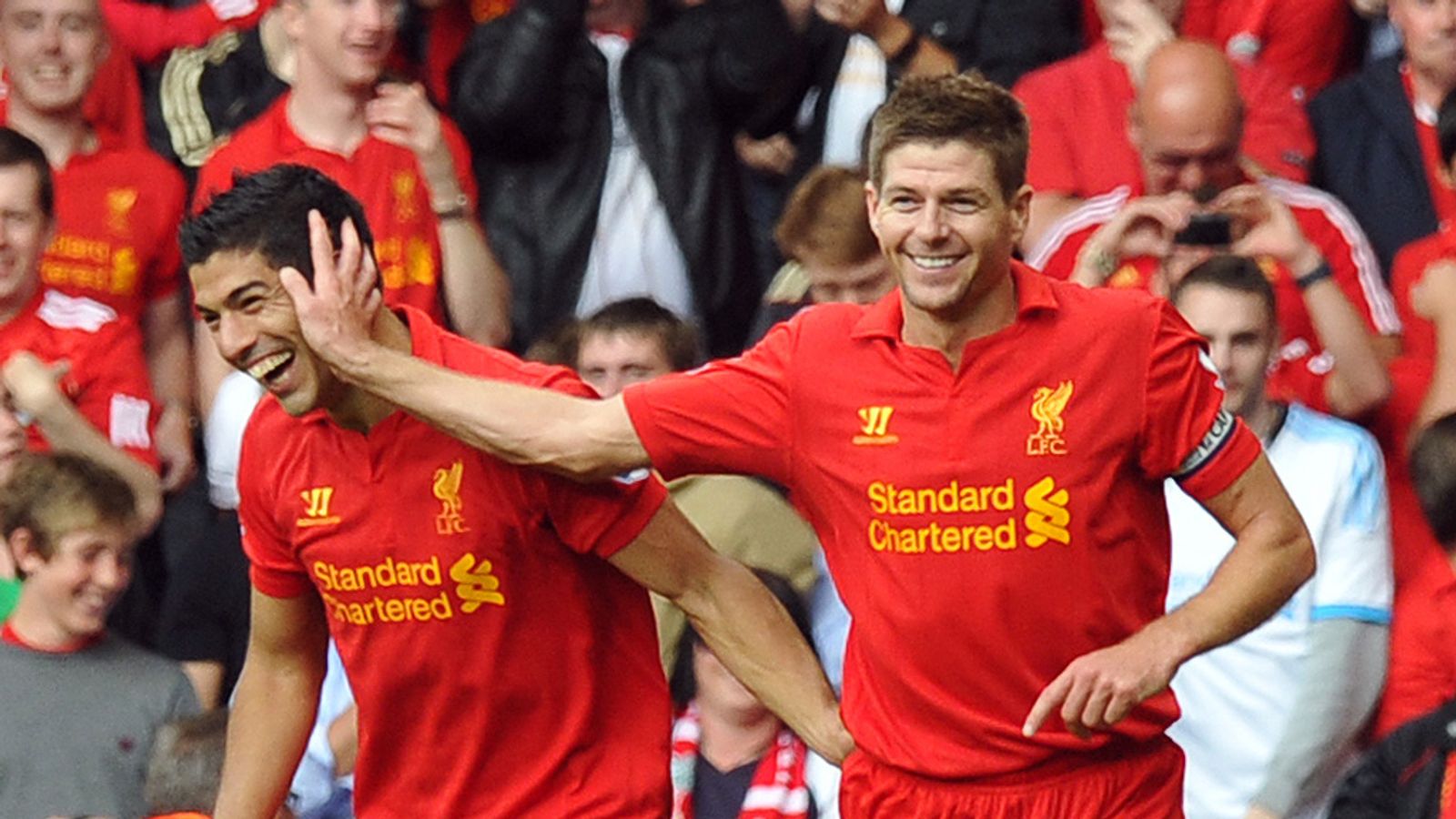 Huyền thoại Gerrard chọn Suarez là đồng đội xuất sắc nhất mọi thời đại