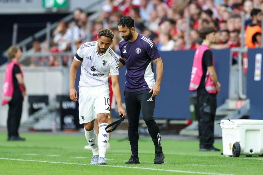Manchester United hòa Leeds: Cunha tỏa sáng, Amorim chỉ ra điểm yếu